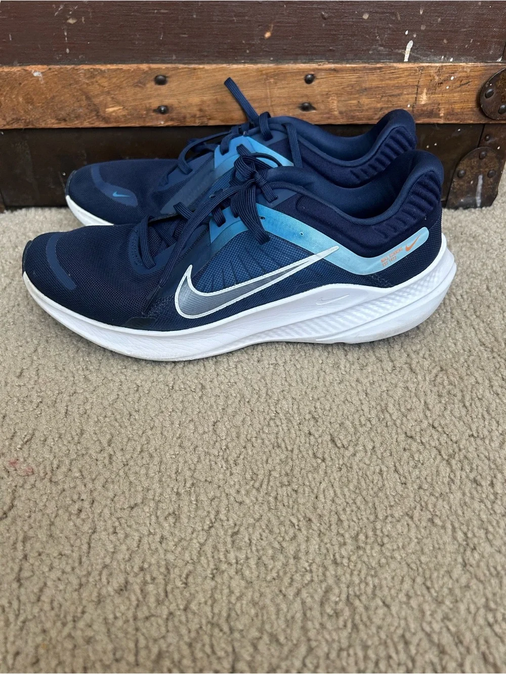 Nike Men’s Navy and Light Blue Cushioned Running Sneakers